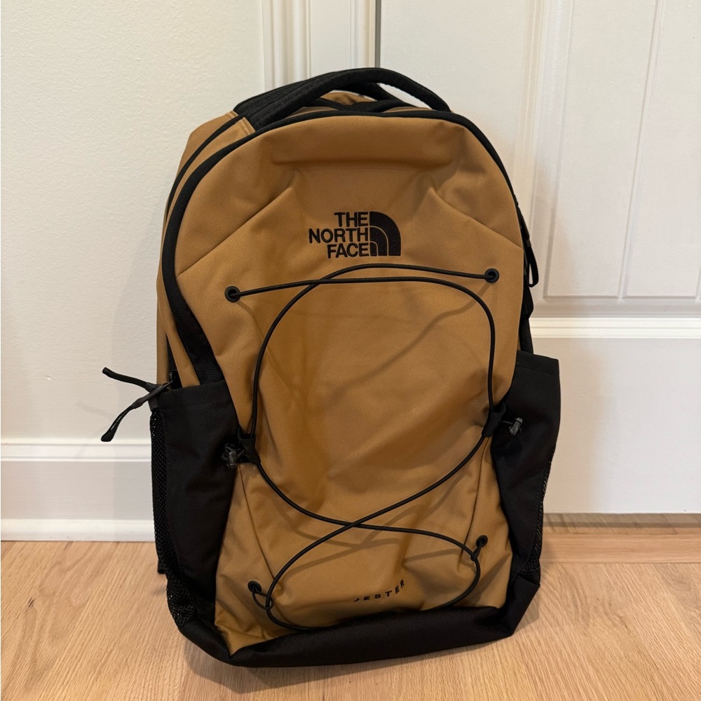 *new/never used* North Face Backpack